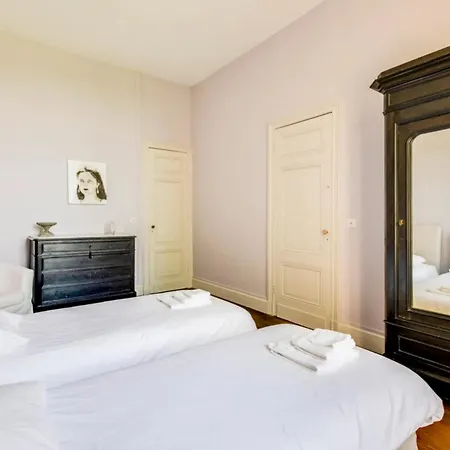 Апартаменты Lutry - Walking Steps From Geneva With Patio